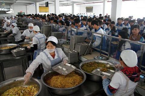 學(xué)校食堂承包這個(gè)近乎被壟斷的賺錢(qián)生意，如今卻“開(kāi)不下去”？